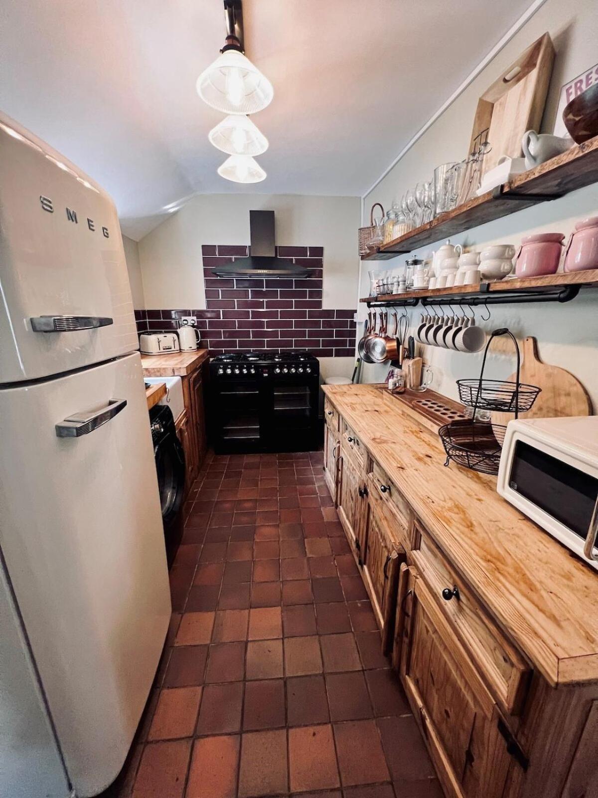 6 - Central Location - Entire House - Free Parking เมอเทอร์ทิดฟิล ภายนอก รูปภาพ